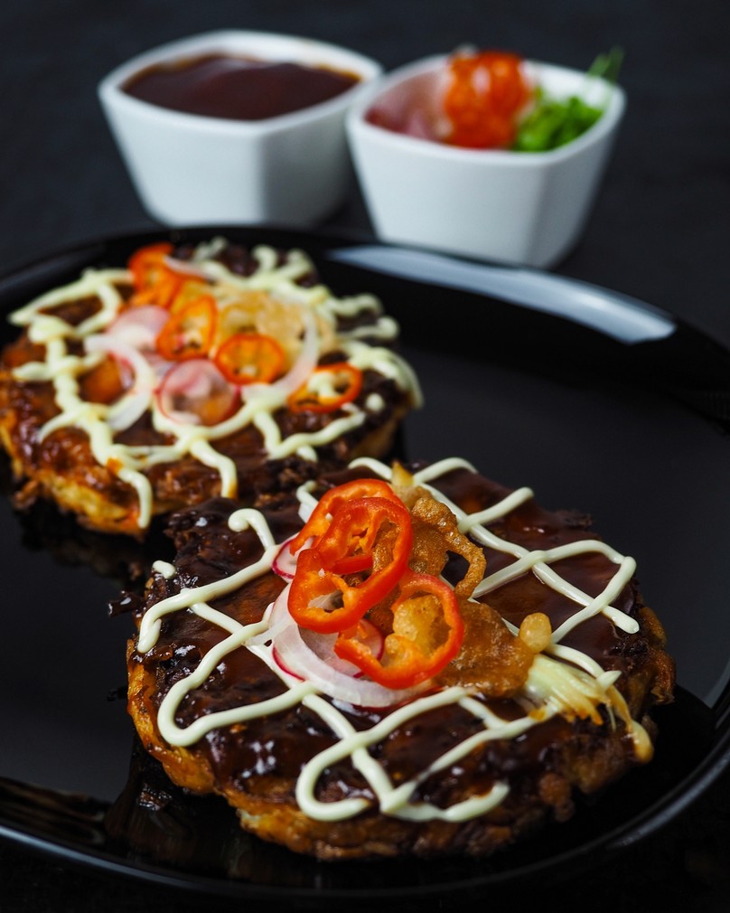 Okonomiyaki japońskie naleśniki na słono