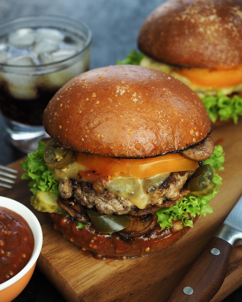 Domowe burgery wołowe
