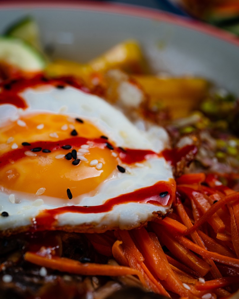 Bibimbap (koreański ryż z warzywami)
