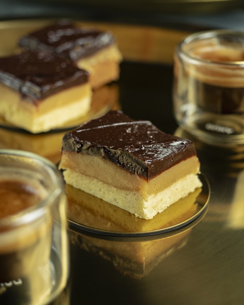 Ciasto milionera (ang. Millionaire's shortbread)