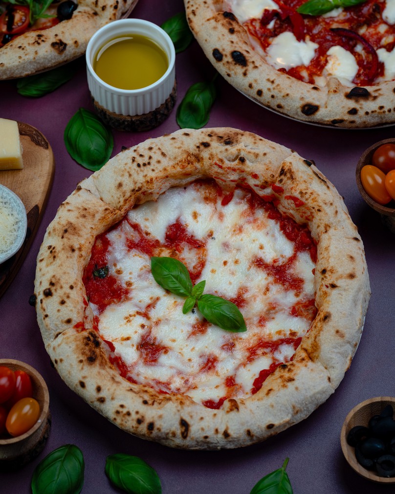 Nowoczesna pizza neapolitańska (Biga)