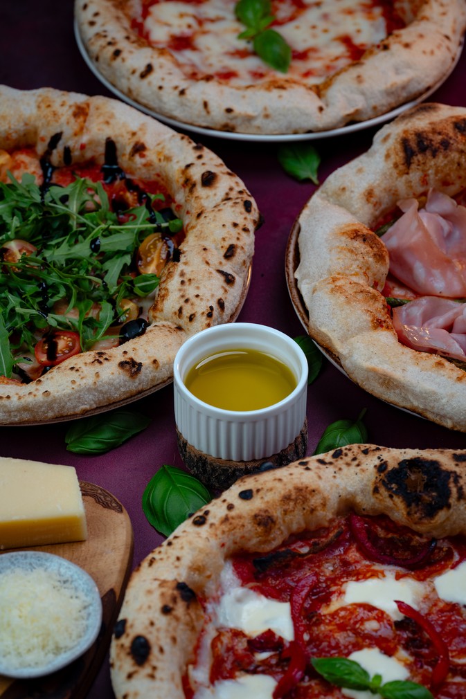 Nowoczesna pizza neapolitańska (Biga)