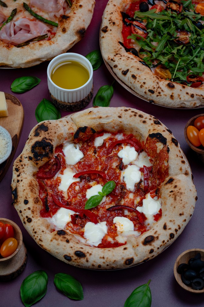 Nowoczesna pizza neapolitańska (Biga)