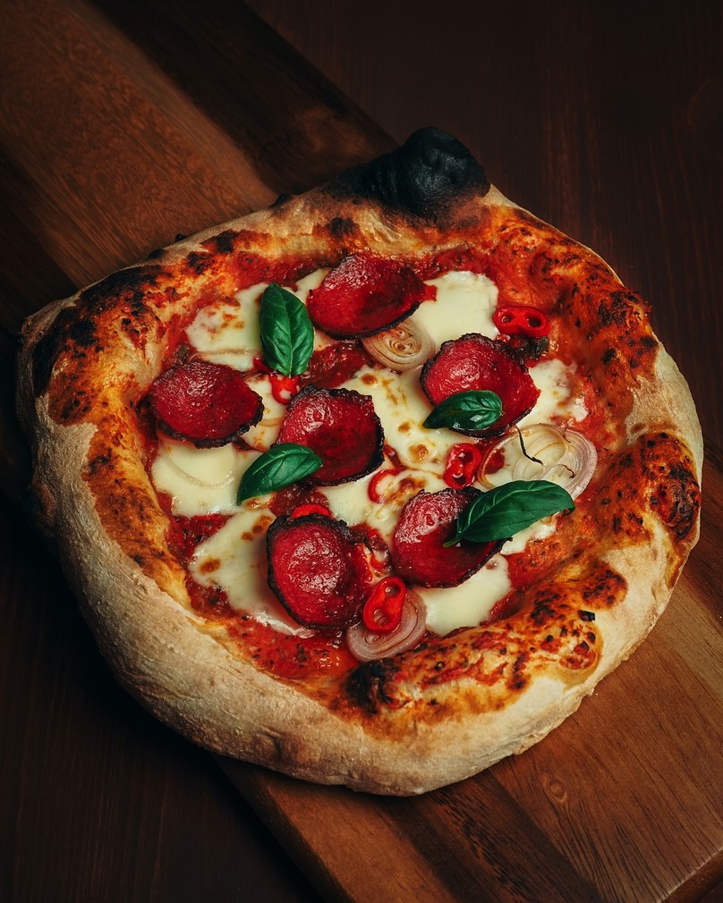 Domowa pizza neapolitańska