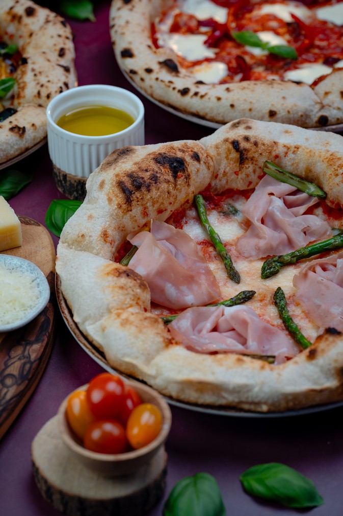 Nowoczesna pizza neapolitańska (Biga)
