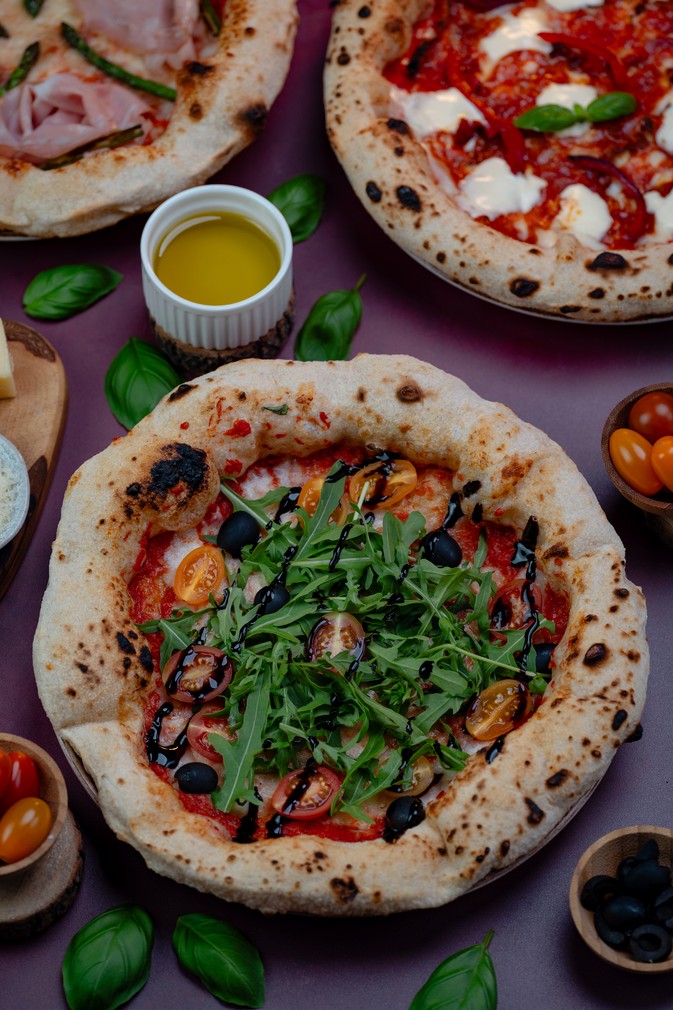 Nowoczesna pizza neapolitańska (Biga)